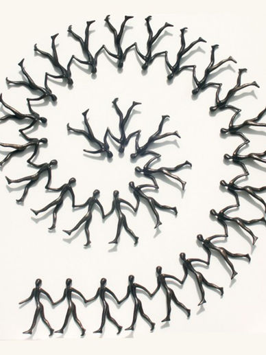 Tolla-Inbar_-Spiral-circle-of-life_-Black-sculpture-1.jpeg